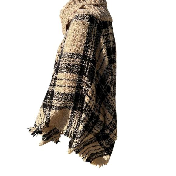 Poncho women’s size L-XL black & tan funnel neck sweater like - Picture 3 of 6